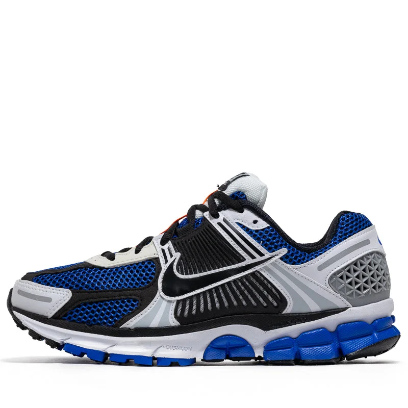 Nike Zoom Vomero 5 SE SP - White/Racer Blue Metallic Trim Shoe Design  