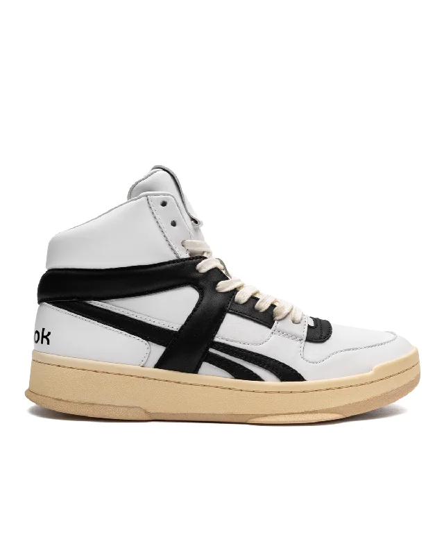 BB5600 White/Black Suede Desert Boot 