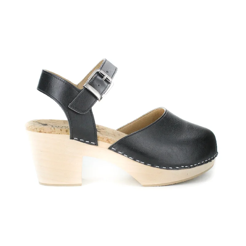 Pepper Clog in Smooth Black from Novacas Suede Desert Boot 