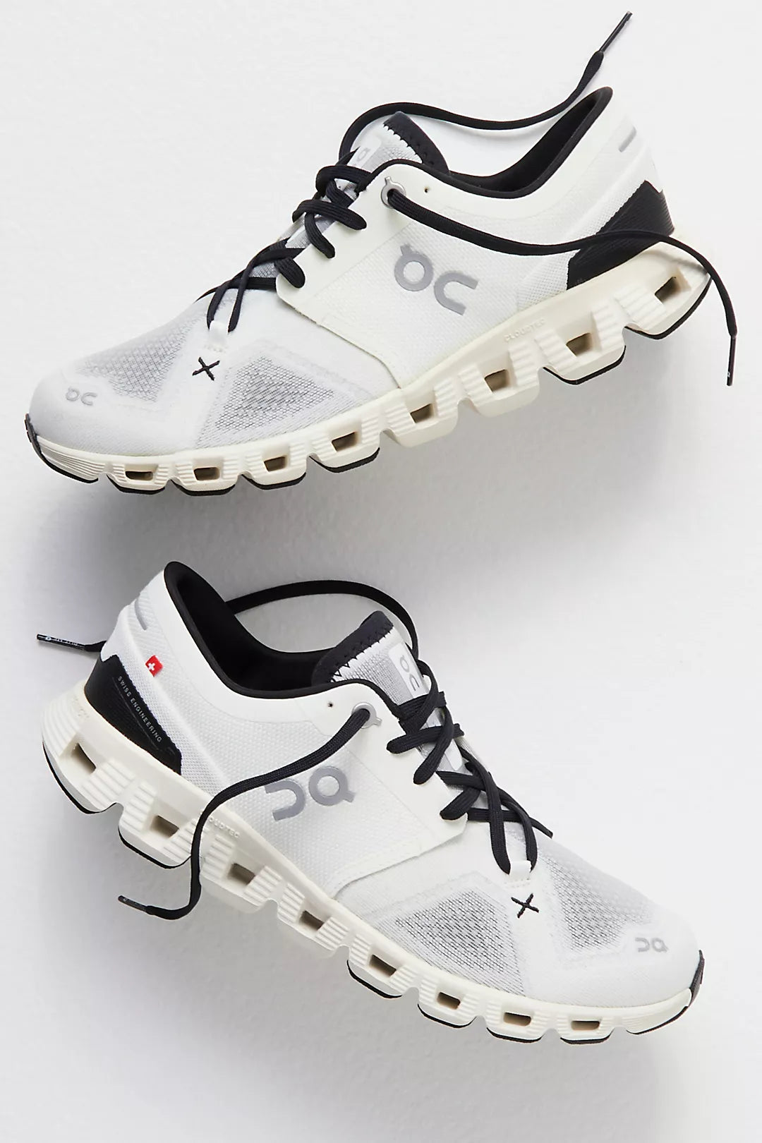 CLOUDX3 WOMEN WHITE/BLACK Aesthetic  