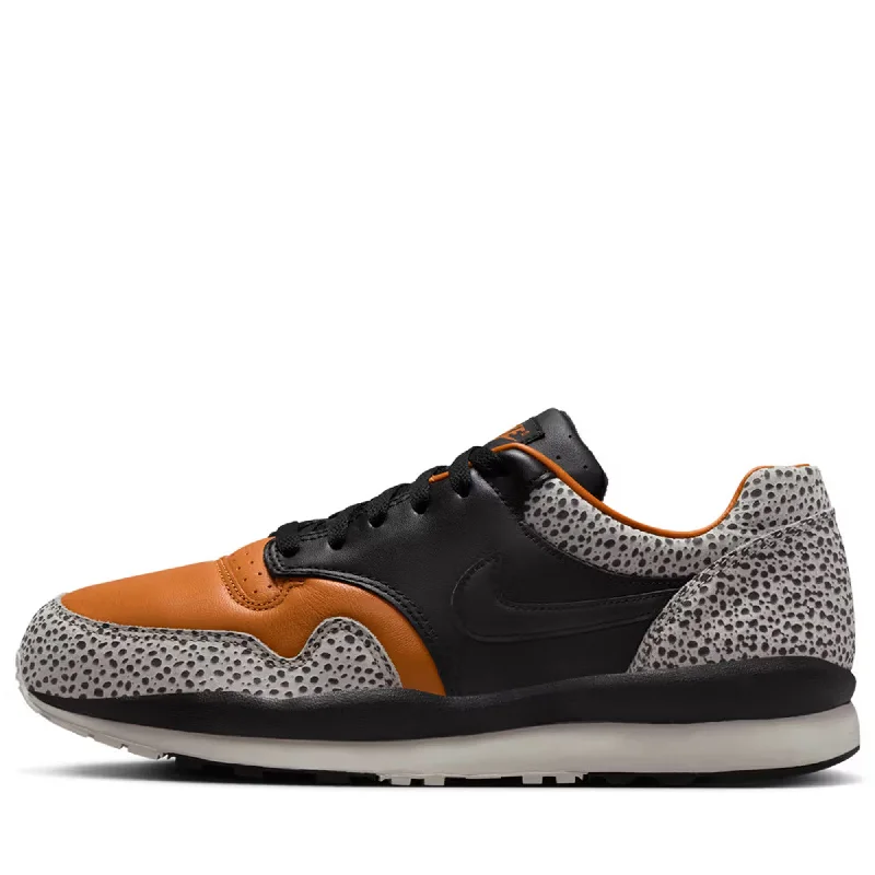 Nike Air Safari - Black/Monarch Inflatable Shoe Look 