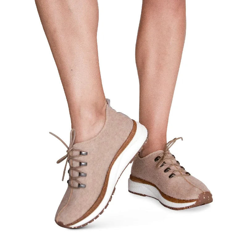 Courier Inflatable Shoe Look 