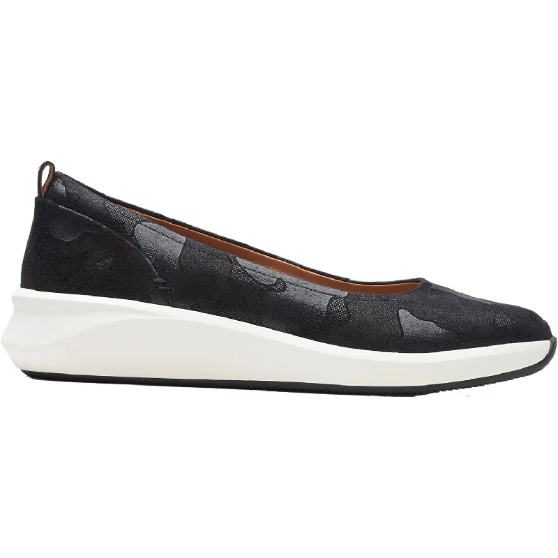 Women's Clarks Un Rio Vibe Black Camo Suede Buckle -