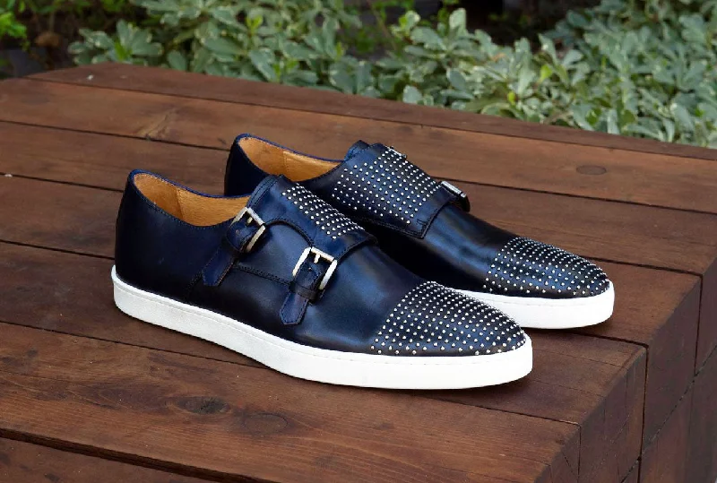 529-05-Navy Inflatable Shoe Look 