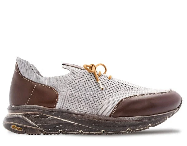 Style: 21027-Brown/Grey Suede Desert Boot 