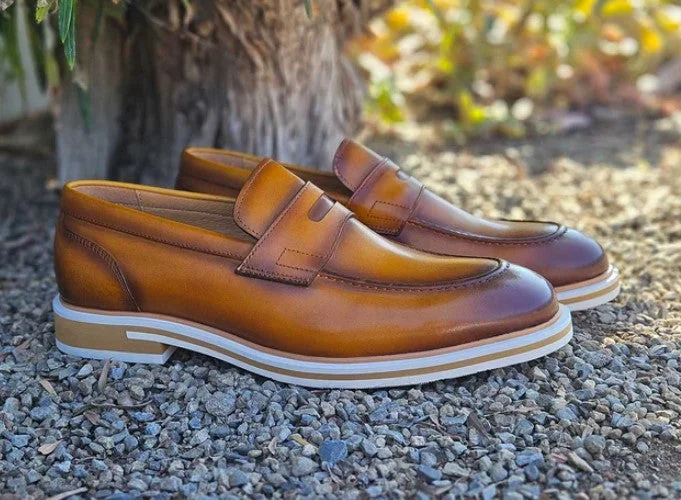 Style: 519-04-Cognac Suede Desert Boot 