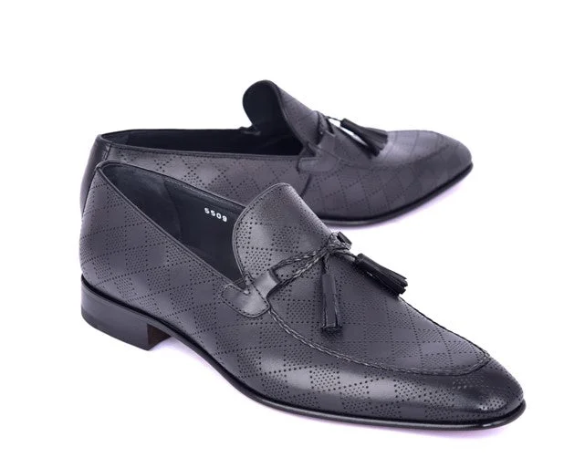 Style: 5509-Black Artisan - Crafted Loafer Style  