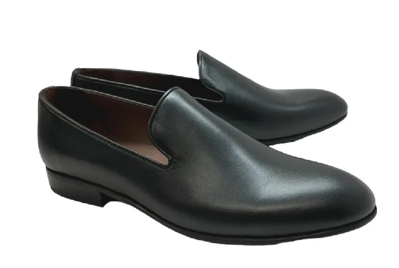 Style: Pelle Warren P00052 Black Performance Running Sneaker Look  