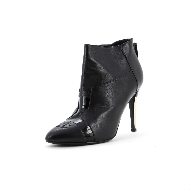 Women's CC Cap Toe Heeled Ankle Boots Leather Aesthetic  